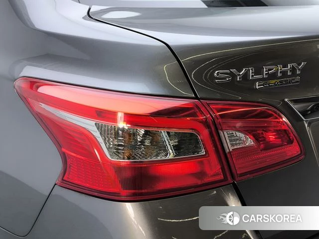 Nissan Xuan Yi id 4210627 из Китая 17