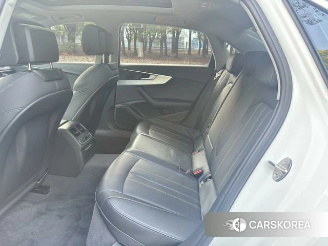 Audi A4L id 4277922 из Китая 10