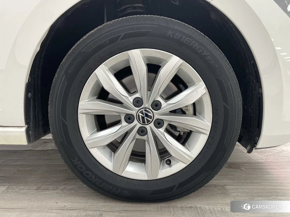 Volkswagen Polo id 4452402 из Китая 23