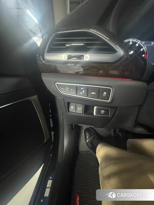 Genesis G90 id 3861145 из Кореи 12