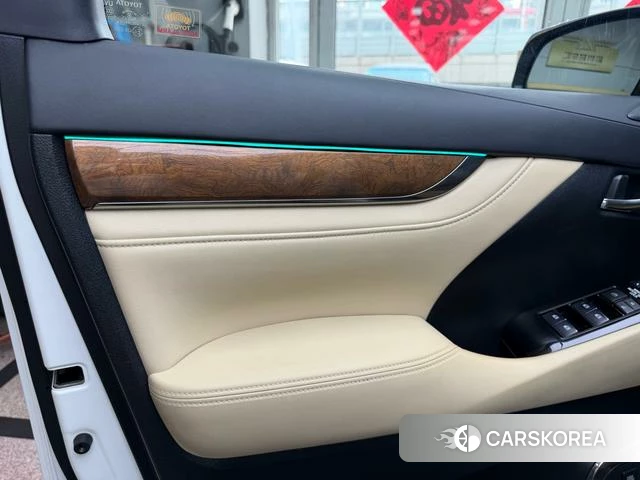 Toyota Elfa id 4208968 из Китая 47