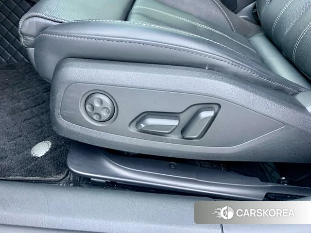 Audi A4L id 4297630 из Китая 26