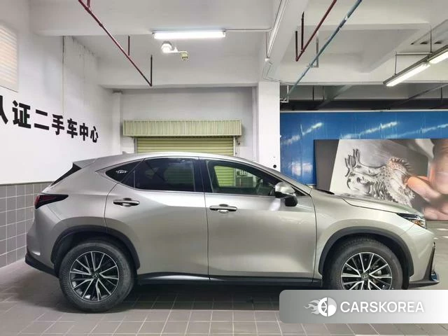 Lexus NX id 4273951 из Китая 18