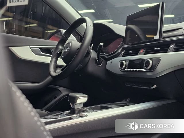 Audi A4L id 4275932 из Китая 20