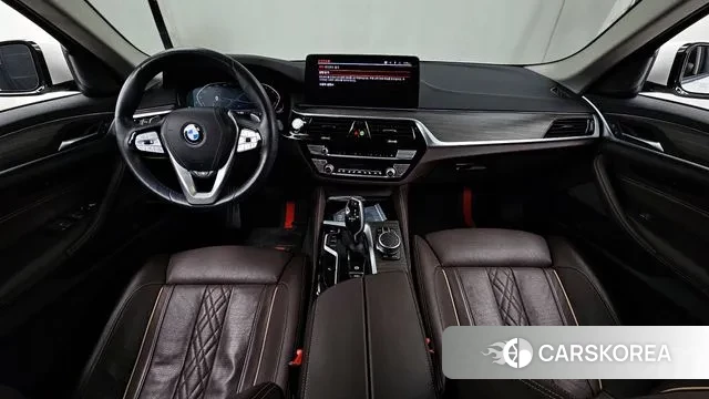 BMW 5 Series (G30) id 3407286 из Кореи 17