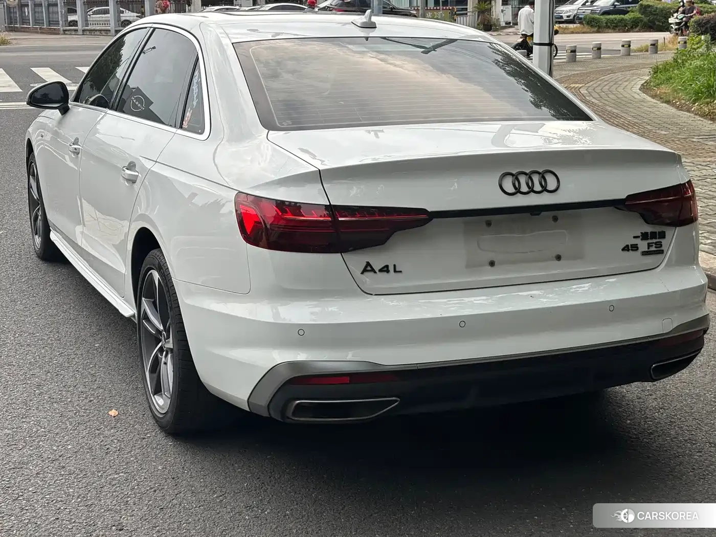 Audi A4L id 4685992 из Китая 13