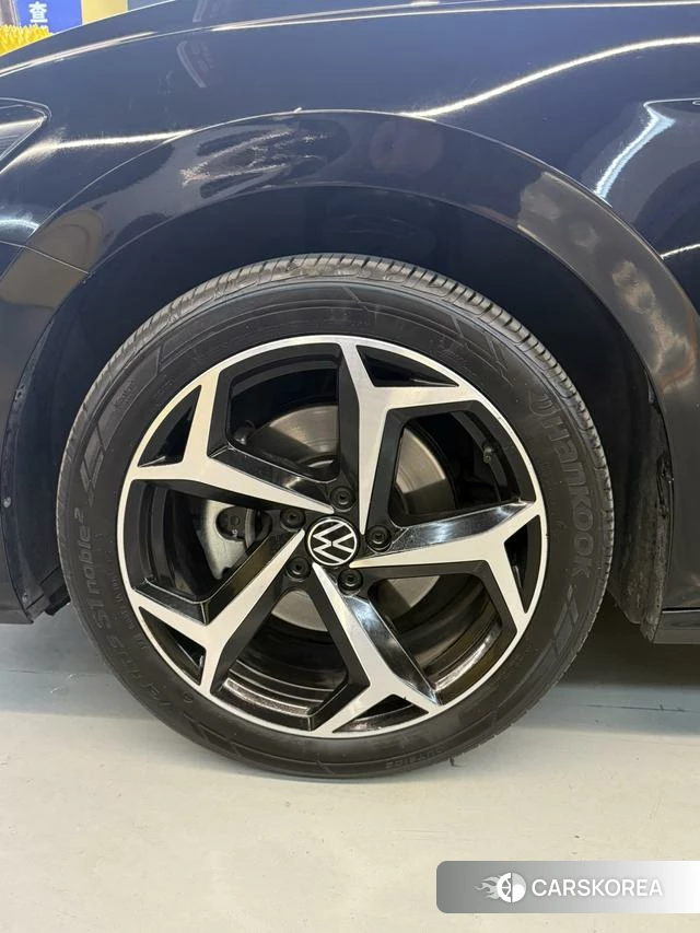 Volkswagen Passat id 4278615 из Китая 17