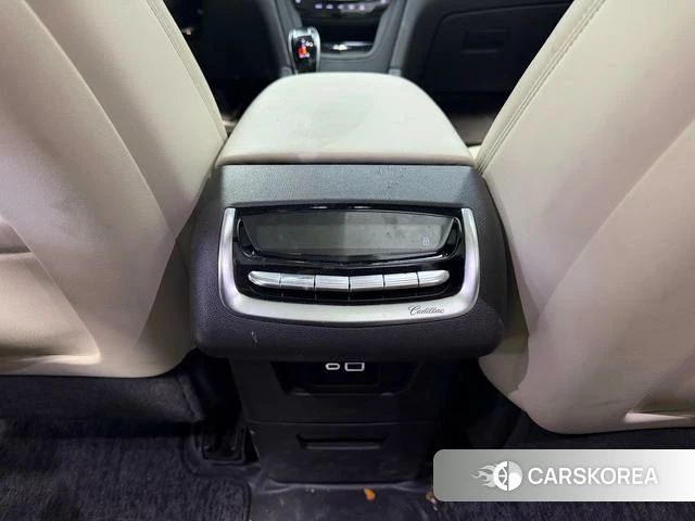 Cadillac XT6 id 3882654 из Китая 18