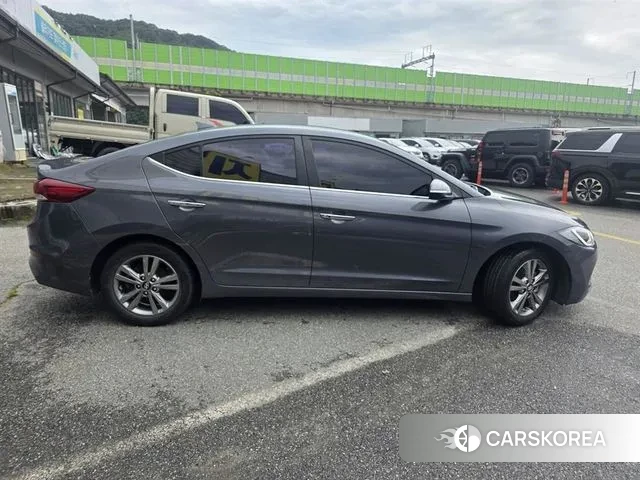 Hyundai Avante AD id 3009457 из Кореи 11