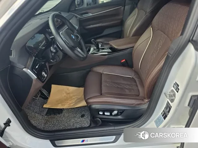 BMW 6 Series GT (G32) id 3044855 из Кореи 17