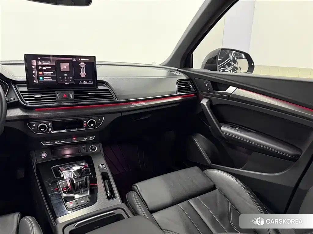 Audi Q5L id 4548115 из Китая 16