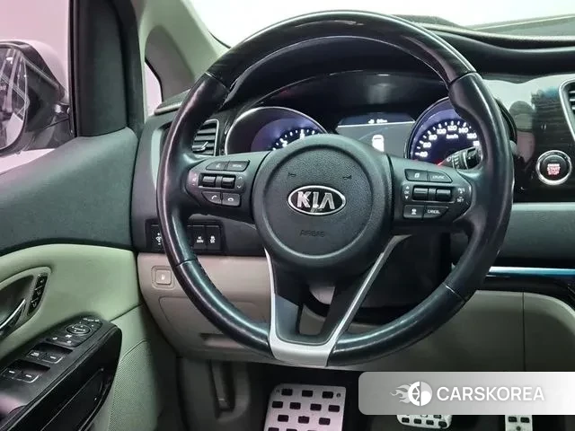 Kia The New Carnival id 3526409 из Кореи 17