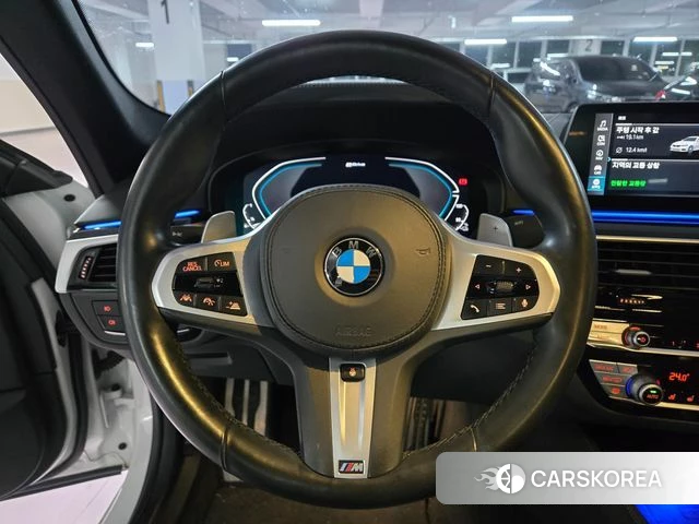 BMW 5 Series (G30) id 3889344 из Кореи 17