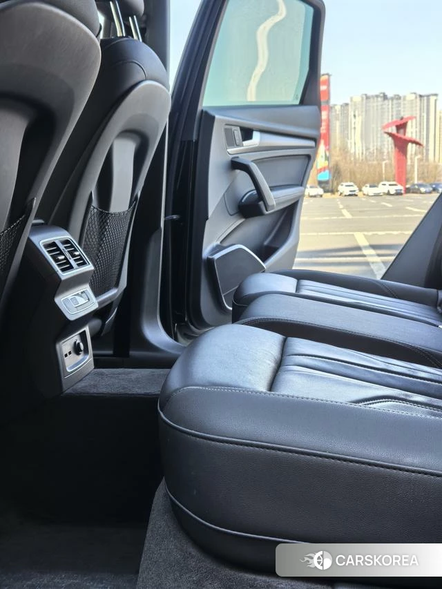 Audi Q5L id 4208030 из Китая 11