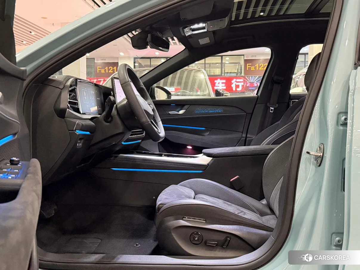 Volkswagen Passat id 4510637 из Китая 15
