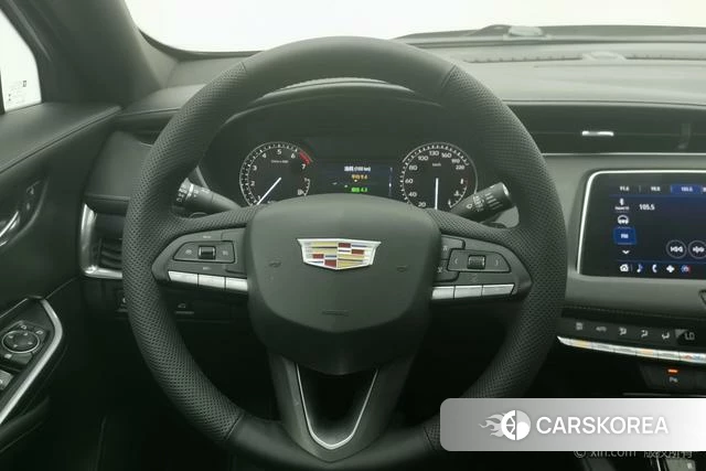 Cadillac XT4 id 4210139 из Китая 21