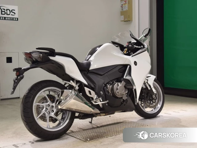 Проданный Honda VFR1200F DCT 2015 из Японии, фото 3