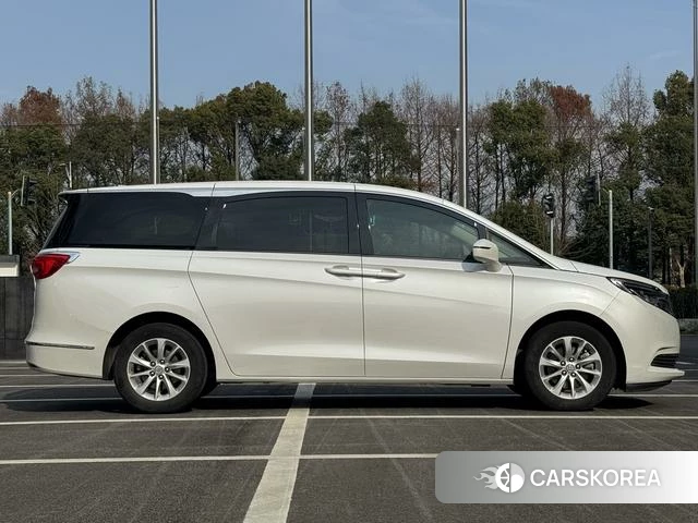 Buick GL8 id 4238709 из Китая 11