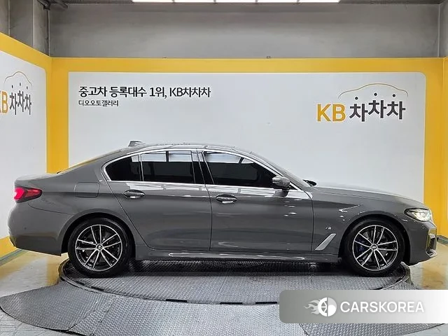 BMW 5 Series (G30) id 3037585 из Кореи 17