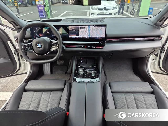 BMW 5 Series (G60) id 4687062 из Кореи 17