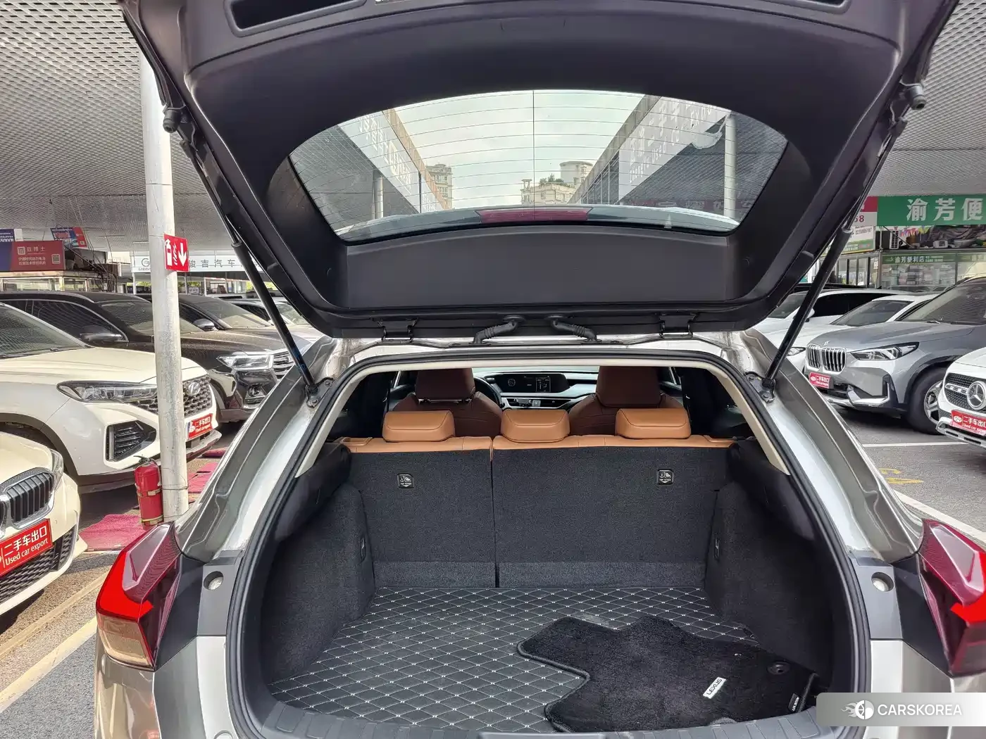 Lexus UX id 4664406 из Китая 15