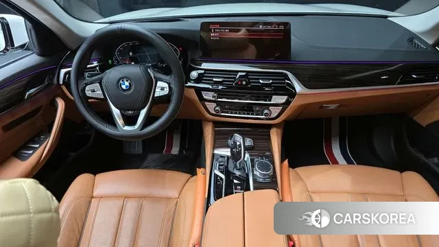 BMW 5 Series (G30) id 3003695 из Кореи 17