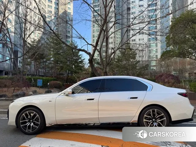 BMW 7 Series (G70) id 3502415 из Кореи 17