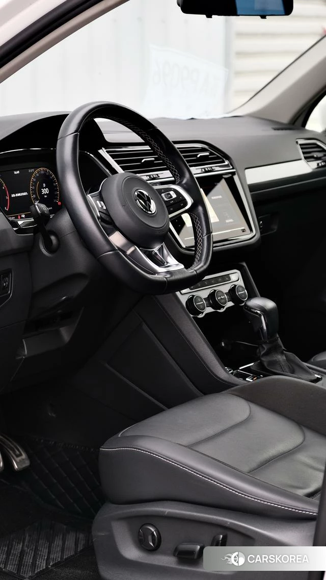 Volkswagen Tiguan L id 4265533 из Китая 10