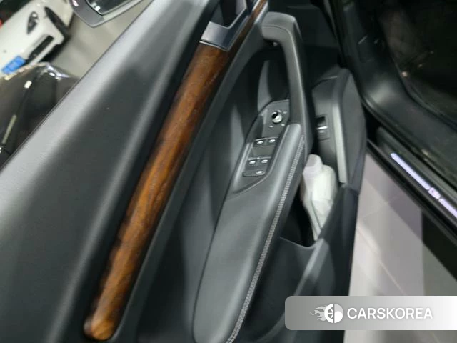 Audi Q5L id 4394158 из Китая 8