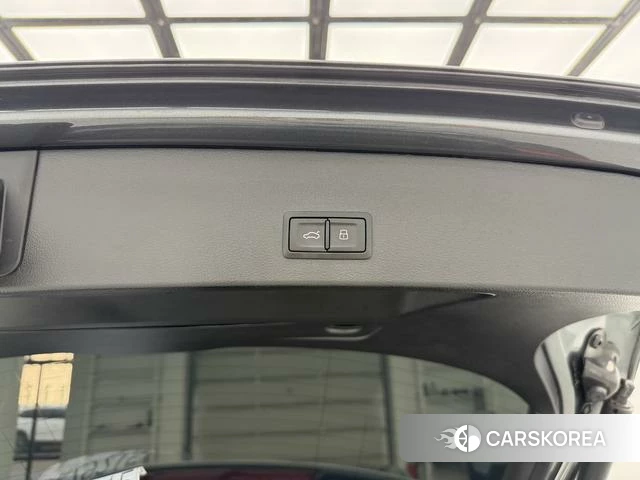 Audi Q2L id 4353438 из Китая 17