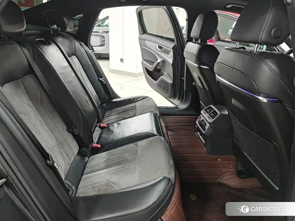 Audi A6L id 4548230 из Китая 26