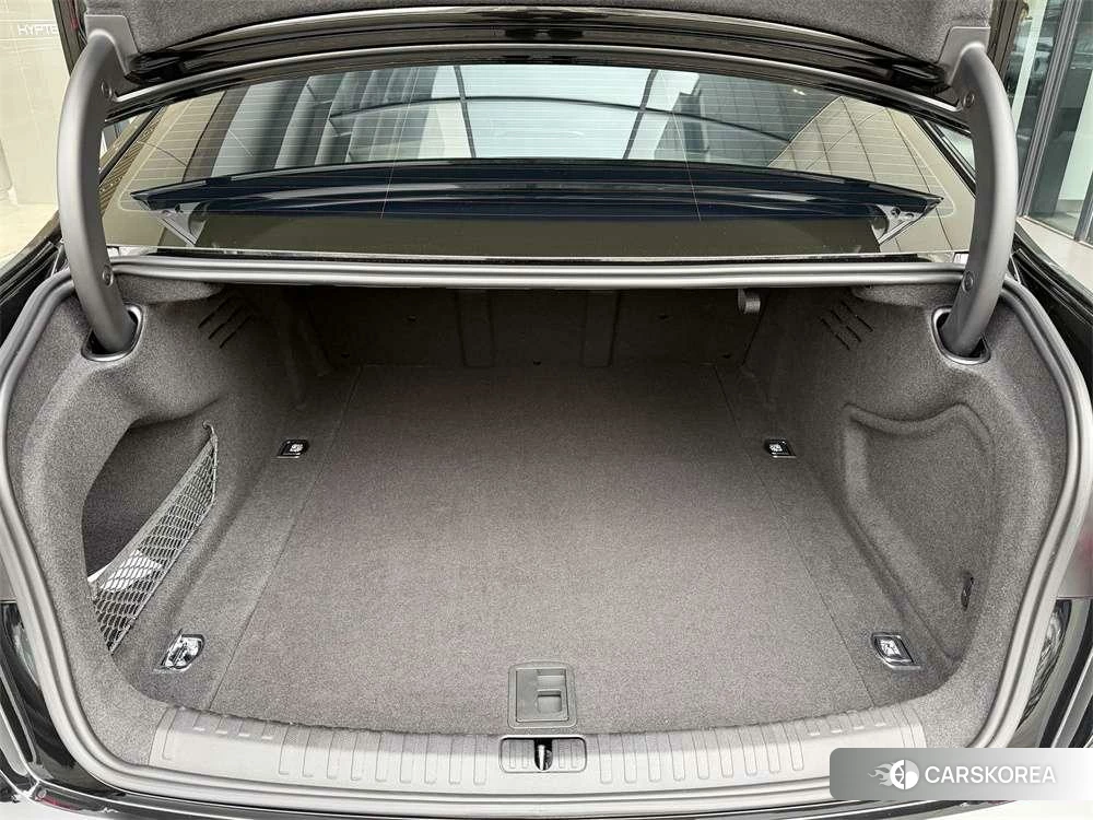 Audi A6L id 4441151 из Китая 10