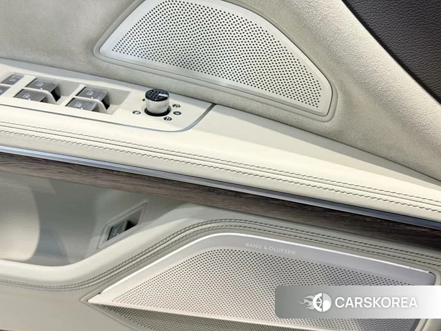 Audi A8 id 4273267 из Китая 16