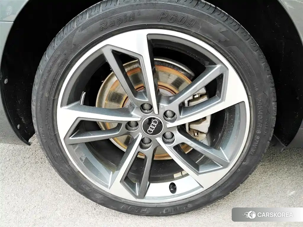 Audi A4L id 4600469 из Китая 18
