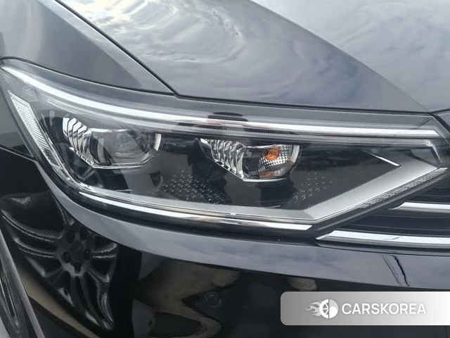 Volkswagen Magotan id 4278142 из Китая 10
