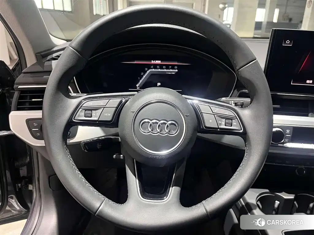 Audi A4L id 4589105 из Китая 13