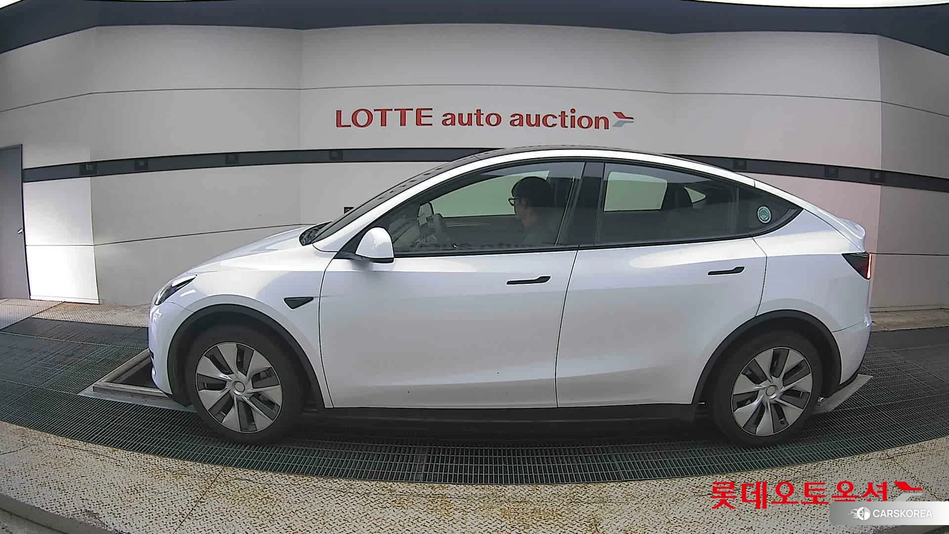 Tesla Model Y RWD id 4902616 из Кореи 34
