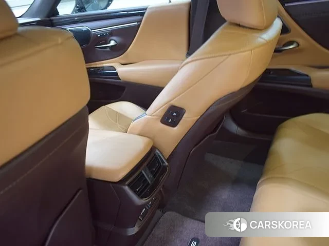 Lexus ES300h 7th generation id 3027980 из Кореи 17