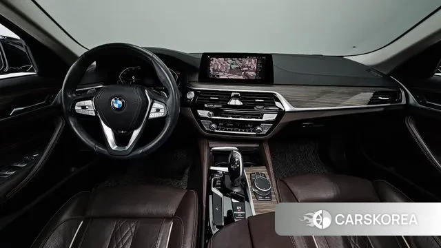 BMW 5 Series (G30) id 3307529 из Кореи 17