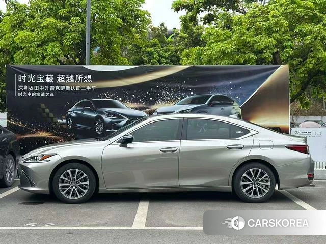 Lexus ES id 4359133 из Китая 11