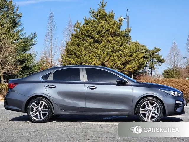 Kia Come New K3 id 3665830 из Кореи 17