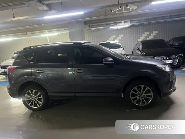 Toyota RAV4 id 3541514 из Кореи 17