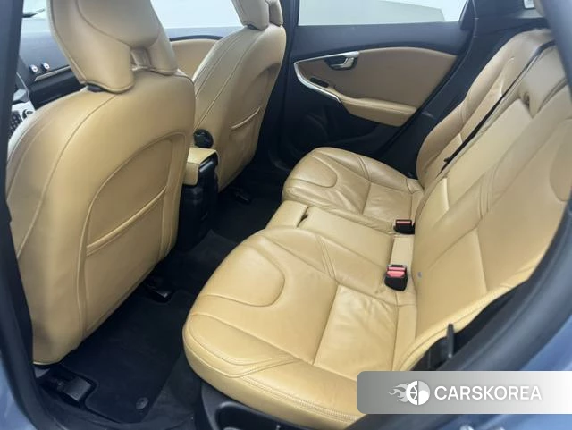 Volvo V40 id 4241869 из Китая 7