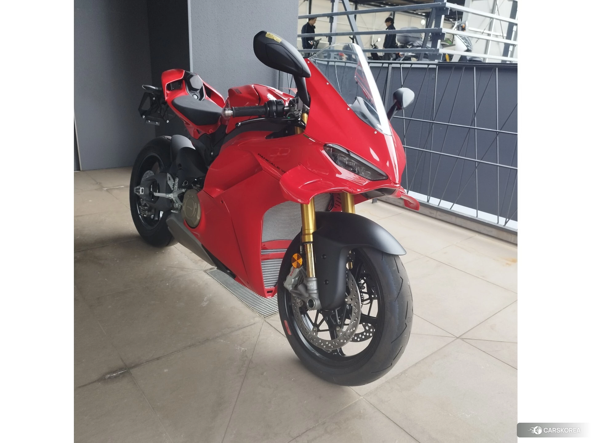 Ducati PANIGALE V4 S id 3947689 из Японии 7
