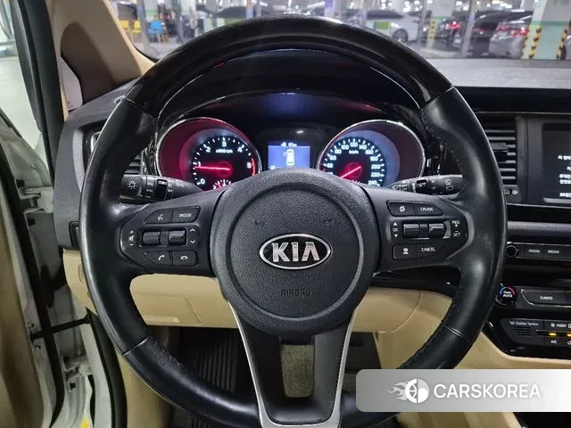 Kia The New Carnival id 3239022 из Кореи 16