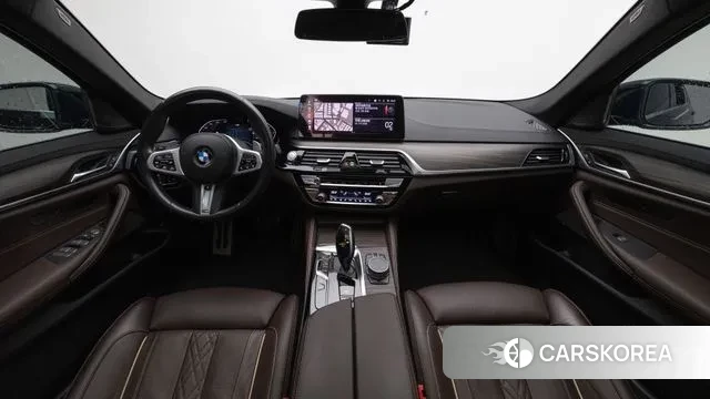 BMW 5 Series (G30) id 3695359 из Кореи 17