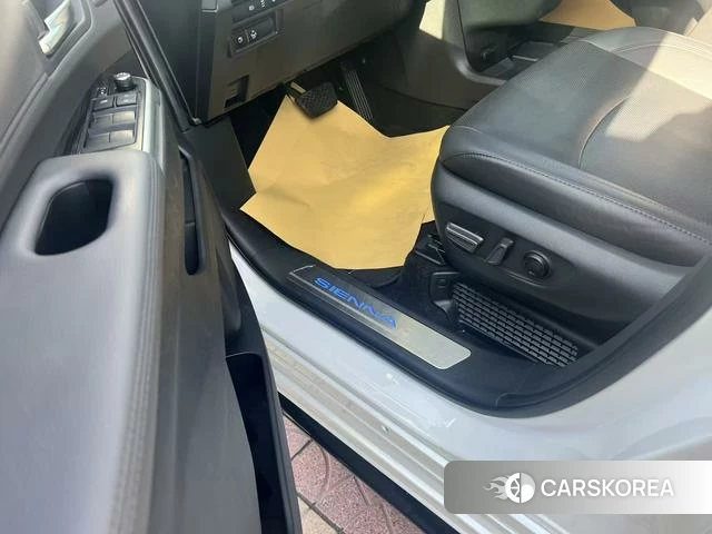 Toyota Saina id 4276009 из Китая 9
