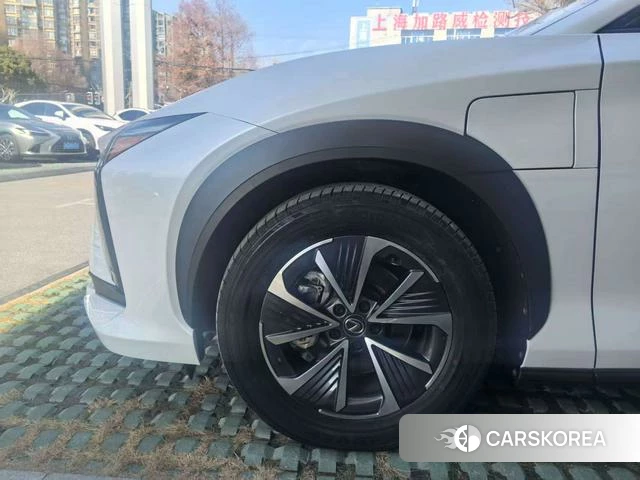 Lexus RZ id 4198792 из Китая 7