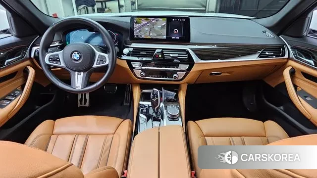 BMW 5 Series (G30) id 3741181 из Кореи 17