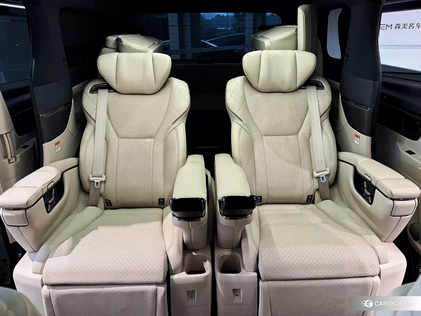 Toyota Vellfire id 4649373 из Китая 10